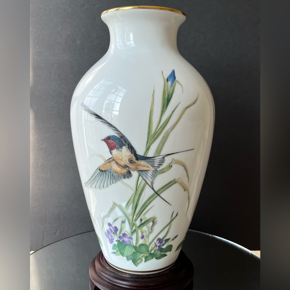 Franklin Porcelain The Meadowland Bird Vase by Basil Ede Limited Edition 1980EUC